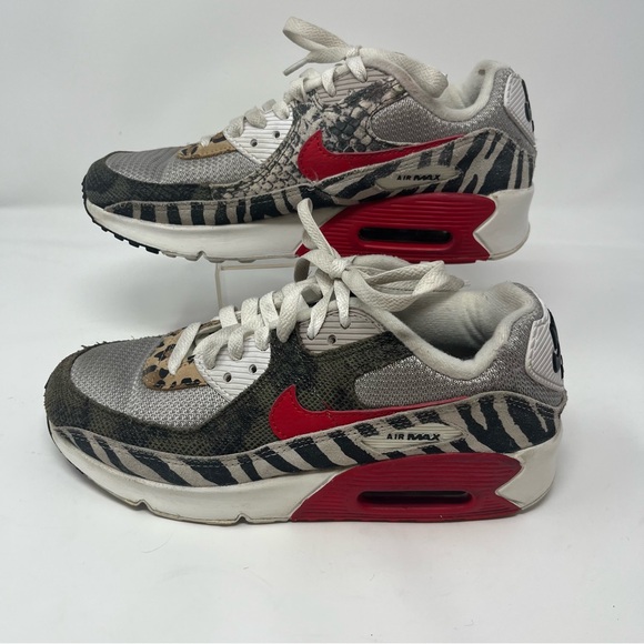 Nike Kids Air Max 90 Tunnel Walk Unisex Sneakers - Red and Black Size 5 Y - Picture 1 of 8